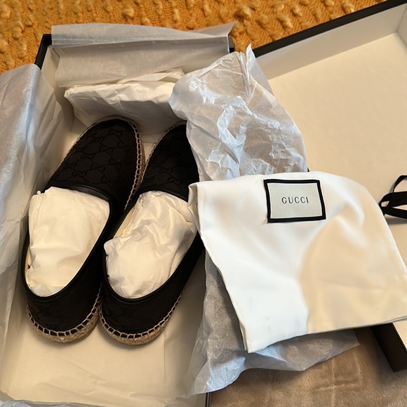 Gucci shoes size 8US, I just wore them out 3 times their on perfect condition - Picture 6 of 14